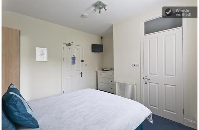 The Cameron B&B EDI Room photo